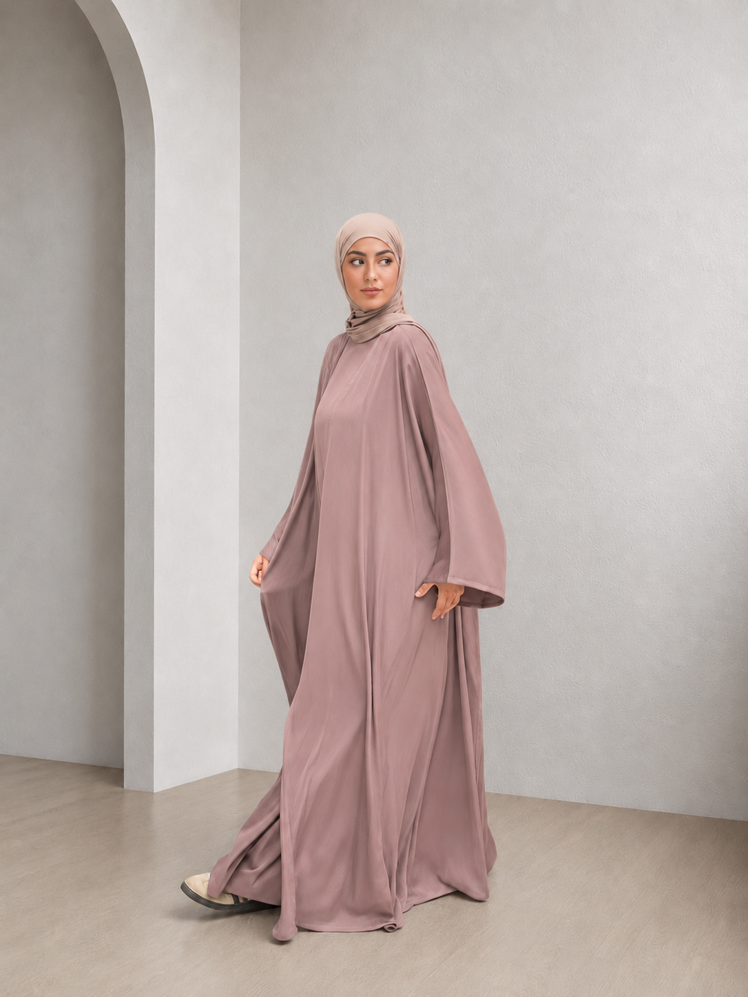 SILLAGE — Abaya deux pièces en Nida Premium.